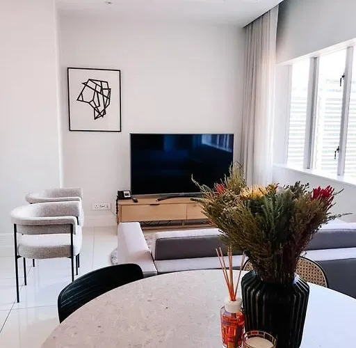 Stonehill Apartments City Views